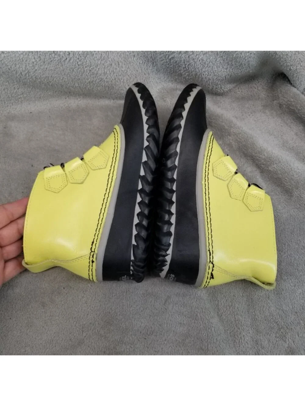 Sorel Shoes Womens Size 5.5 Out N About Yellow Leather Rubber Lace Up Rain Boots